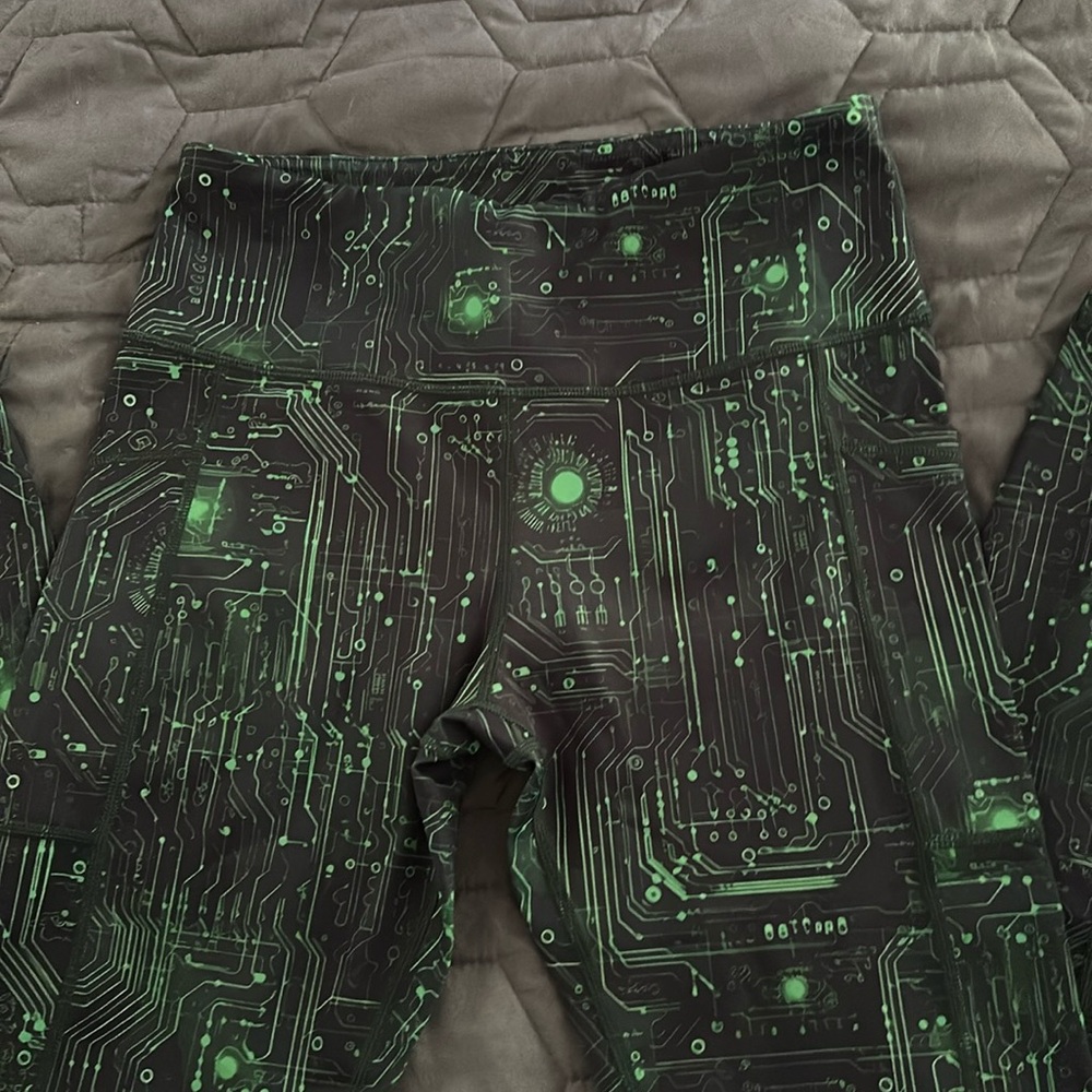 NWOT full length CVG leggings